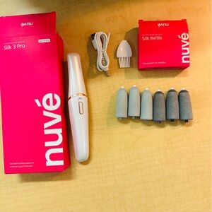 New! Nuvé Silk 3 Pro Callus Remover + 4 additional cartridges. Smooth Feet!!